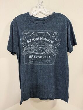 Sierra Nevada Brewing Co. Short-Sleeve Graphic Tee in Heather Navy. Size Small